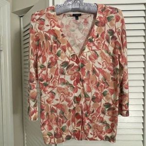 Talbots Woman’s V-neck lightweight sweater Sz Petite. Good condition. Pink-green